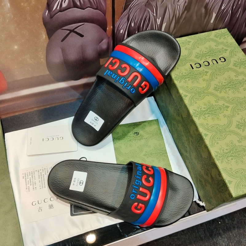 G*u*i slippers